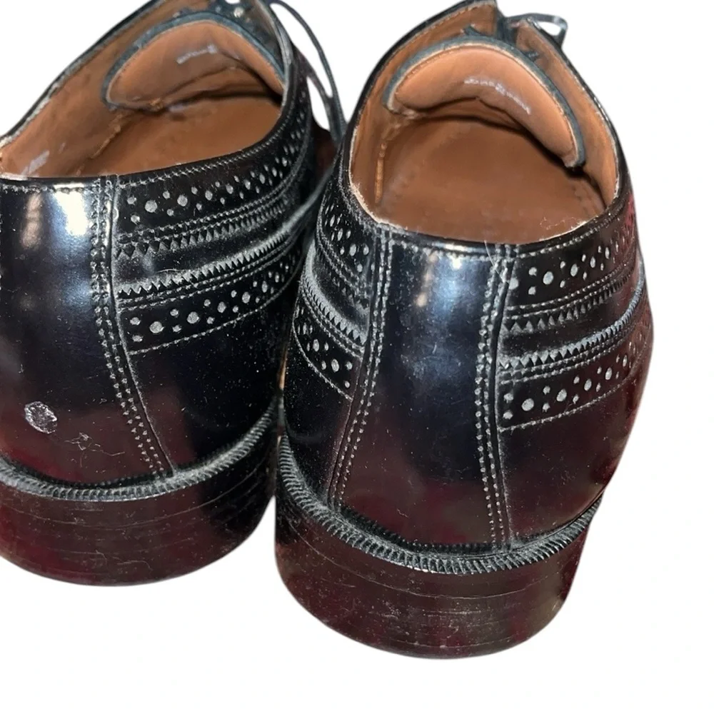 Bostonian Classics Men’s size 10.5 Wide black leather lace up wing tip shoes